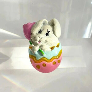Easter Bunny Rabbit + Egg Shaped World Trend 1980's Vintage Pin | brooch